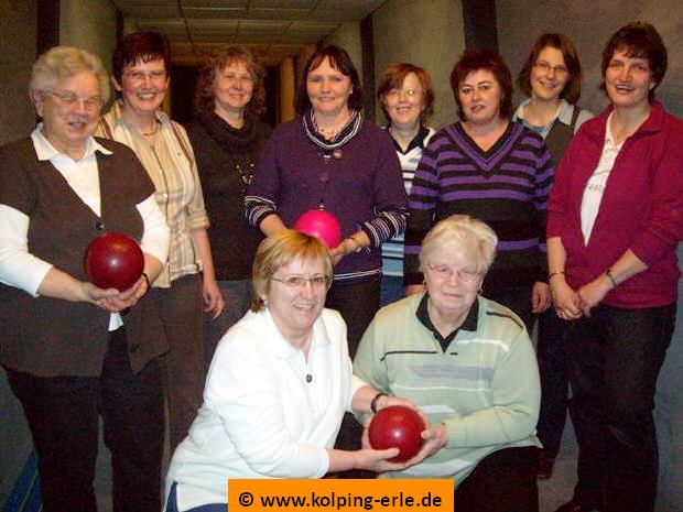 Das Bild zeigt die Damenmannschaft von 2010 der Kolpingsfamilie-Erle